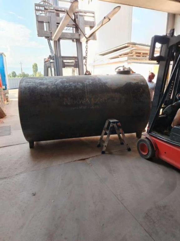CISTERNA USATA NON SCARRABILE IN FERRO Foto 1
