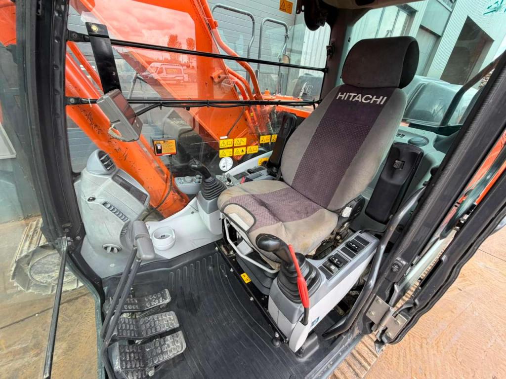 Hitachi ZX210LC-6 Foto 21