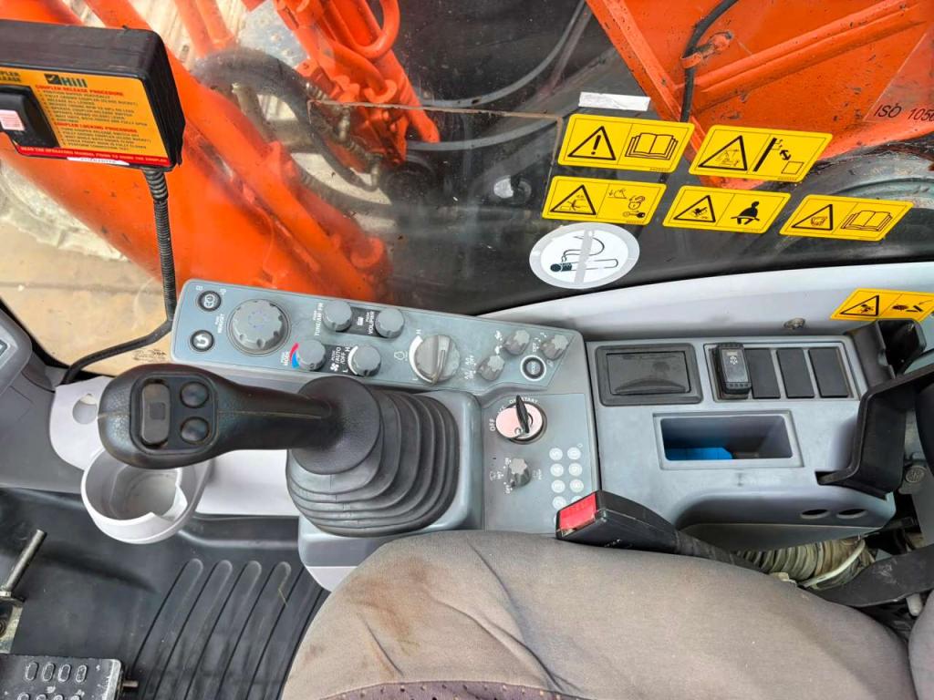 Hitachi ZX210LC-6 Foto 24