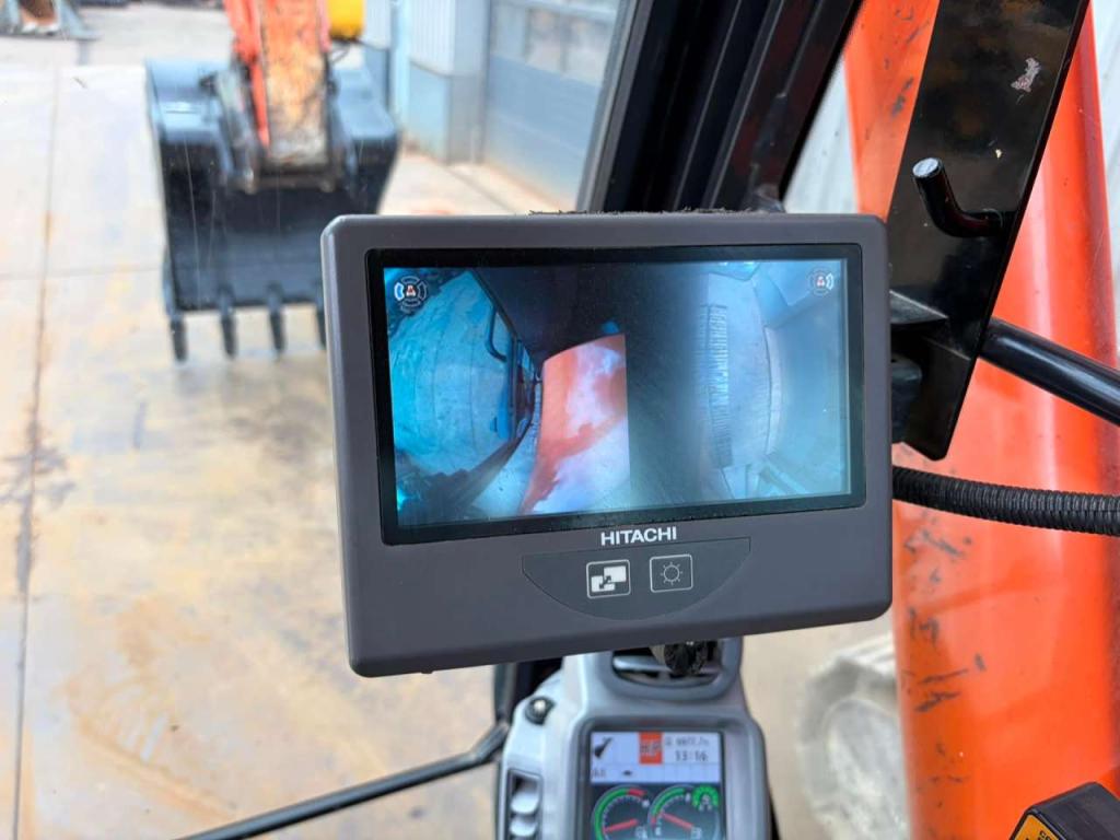 Hitachi ZX210LC-6 Foto 27