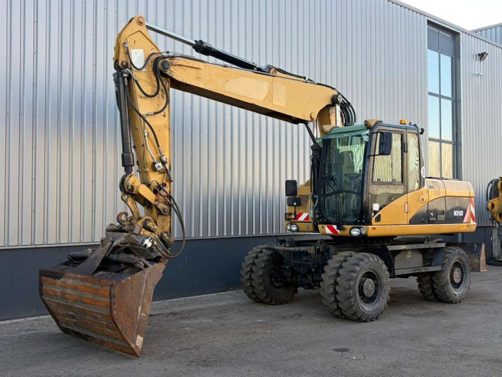 Caterpillar M316D Foto 2