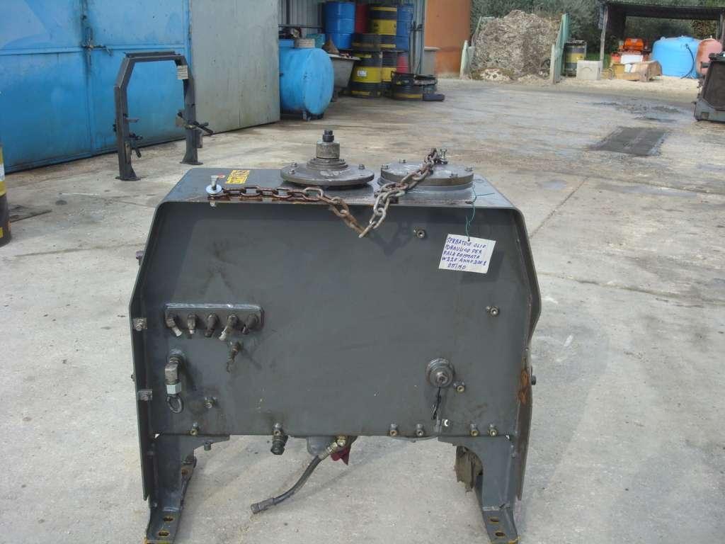 Serbatoio olio idraulico per PALA GOMMATA W220 Foto 5