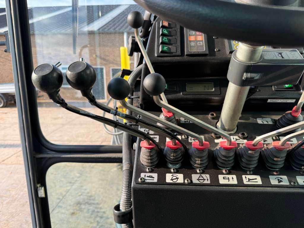 HBM - NOBAS BG110T-5  -  Front Blade + Ripper / TRIMBLE AS400 Foto 8