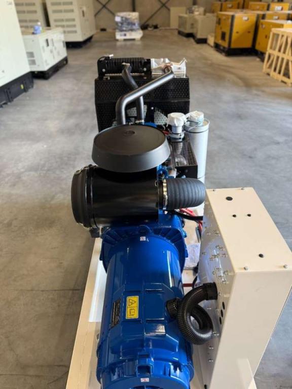 FG Wilson P220-3 - 220 kVA Open Genset - DPX-16012-O Foto 13