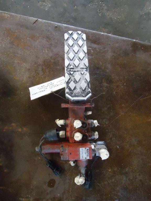 Pedale freno per Fiat Hitachi FR160 Foto 1