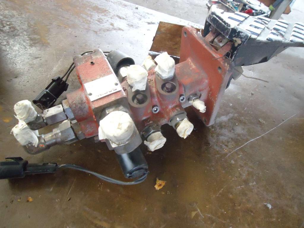 Pedale freno per Fiat Hitachi FR160 Foto 3