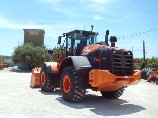 Hitachi ZW220-6 Foto 10