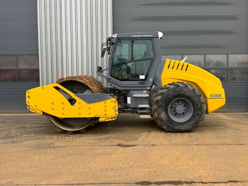 Hamm H13i Padfoot compactor Foto 1