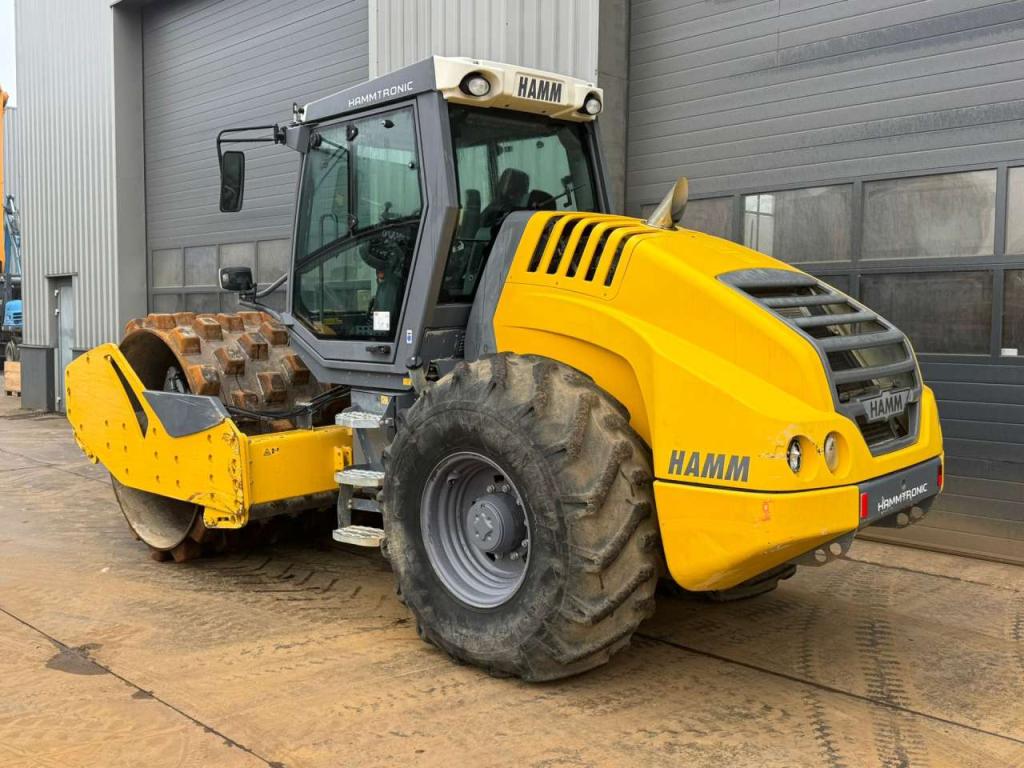 Hamm H13i Padfoot compactor Foto 3