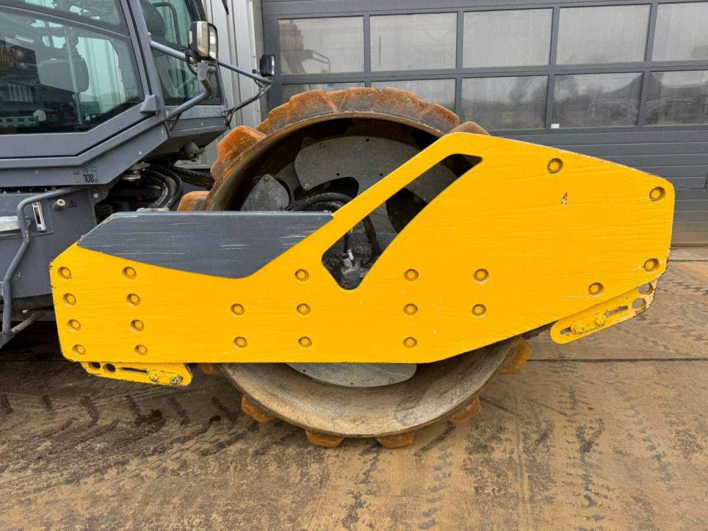 Hamm H13i Padfoot compactor Foto 8