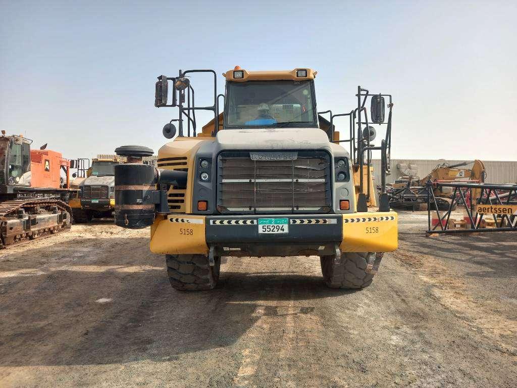 Komatsu HM400-3R (4 units available for sale in Abu Dhabi) Foto 3