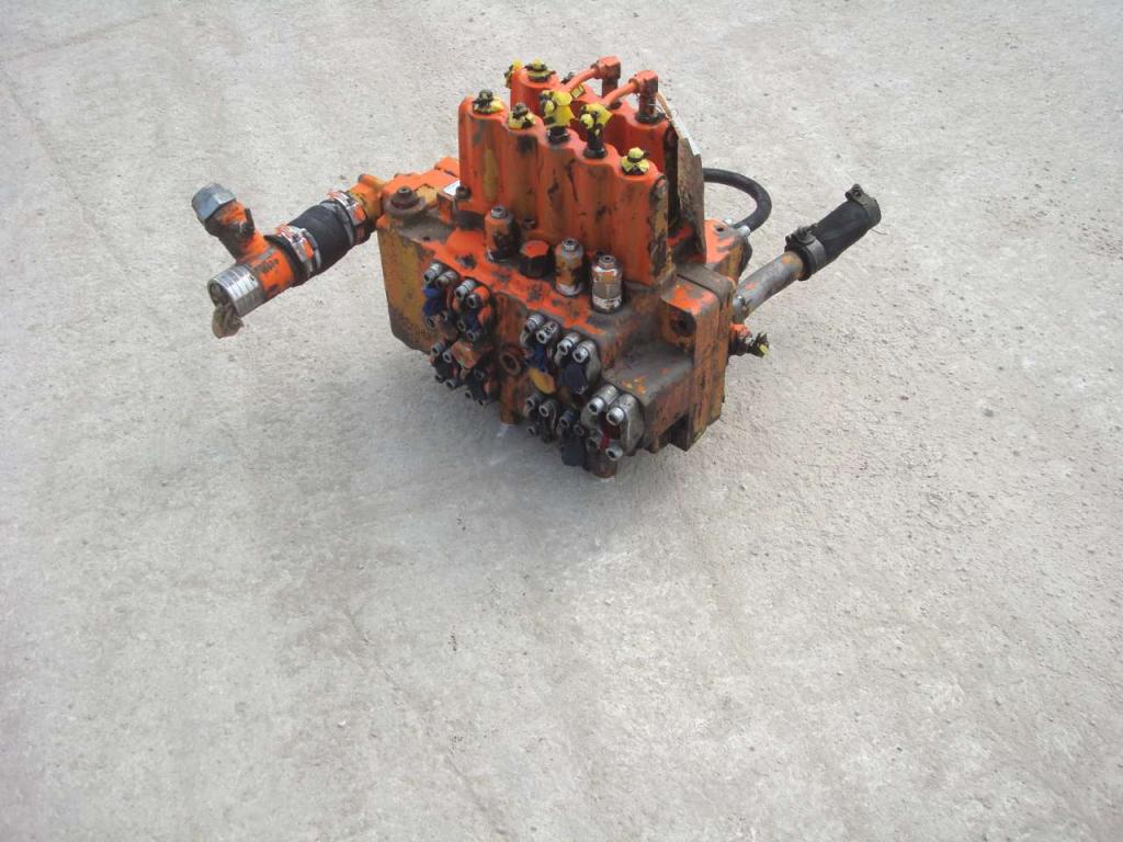 Distributore idraulico per Fiat Hitachi FH 200 Foto 3