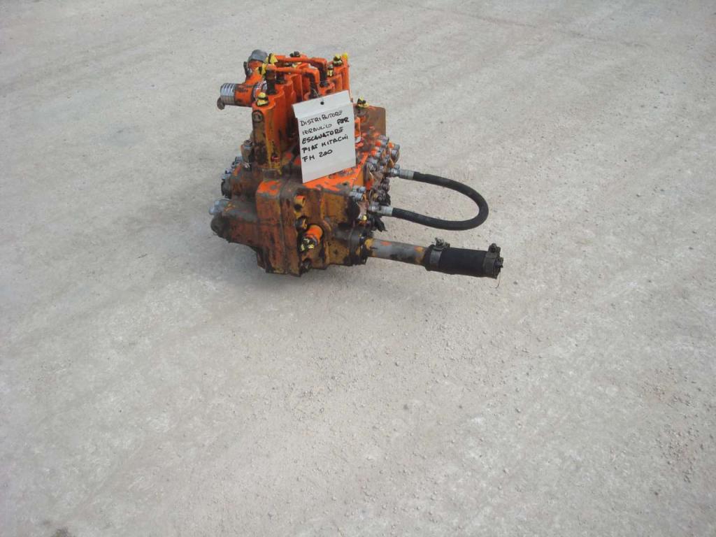 Distributore idraulico per Fiat Hitachi FH 200 Foto 4