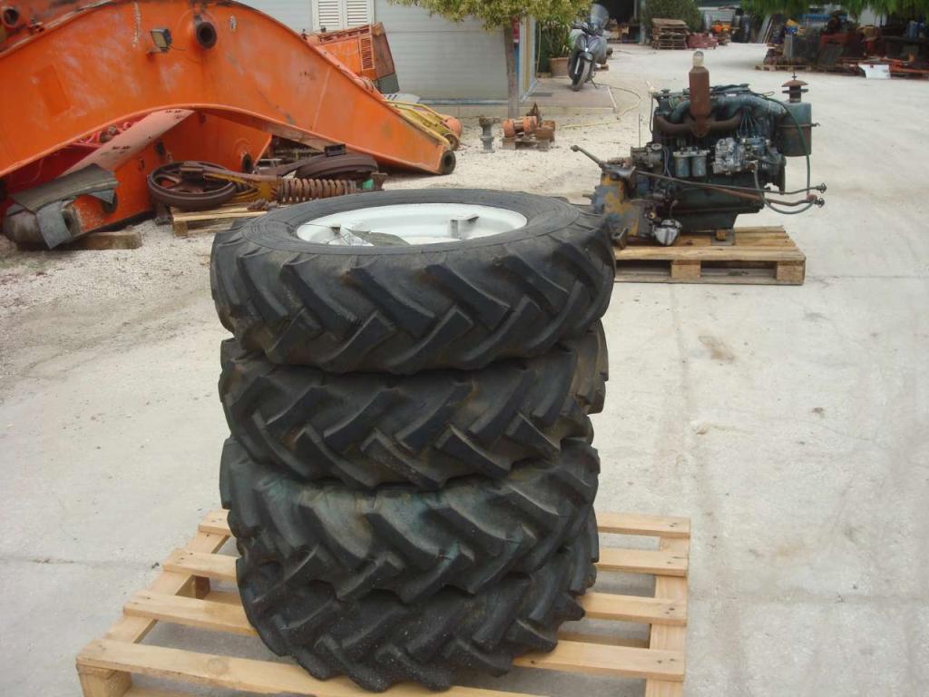 Pneumatico per MISURA 750-16 Foto 2