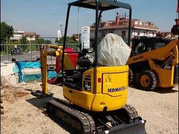Komatsu pc16r-3 hs Foto 3