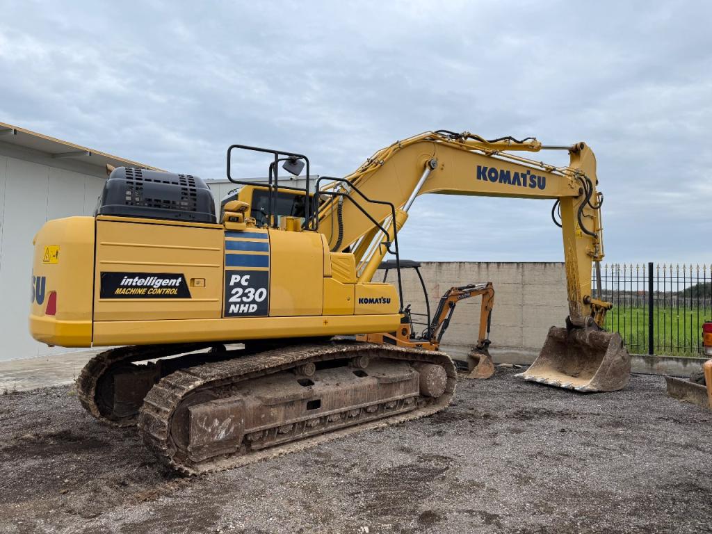 Komatsu PC230NHD-11 Foto 3