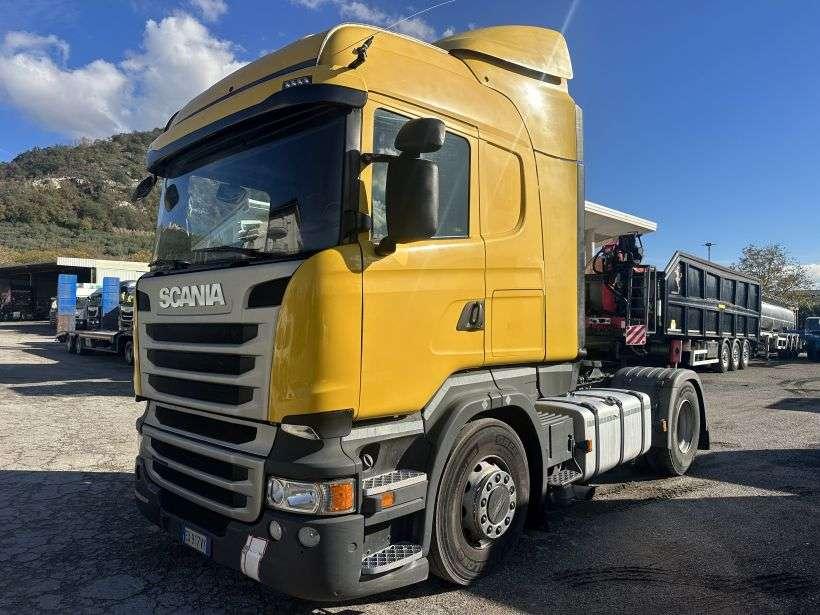 Scania 490 Foto 1
