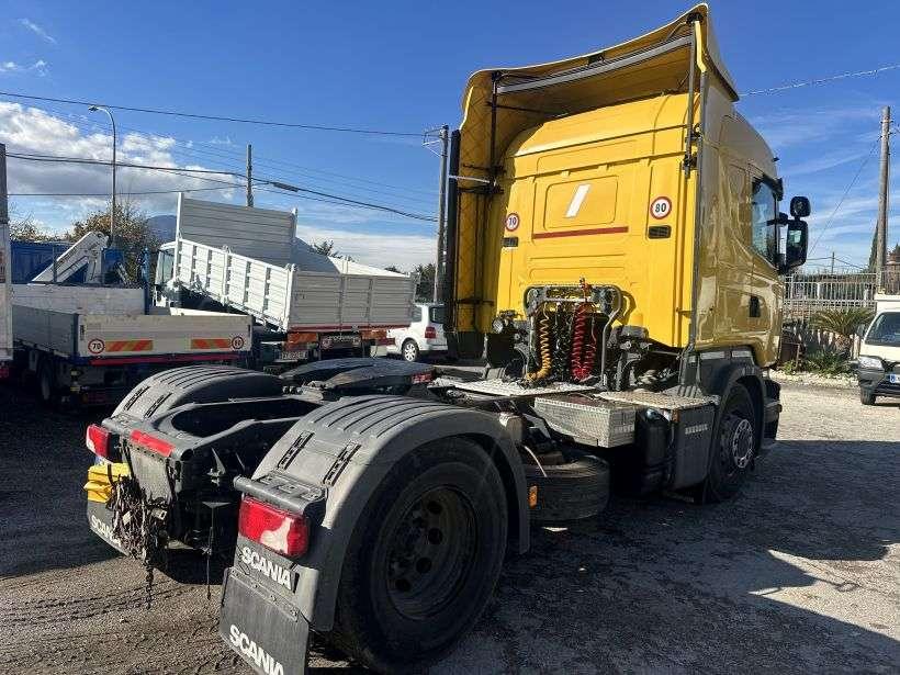 Scania 490 Foto 4