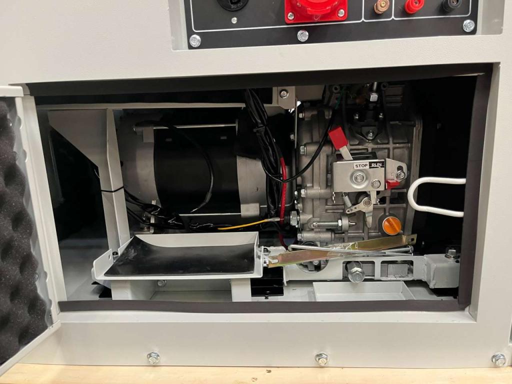 Giga Power PLD12000SE 10 kVA silent generator Foto 7