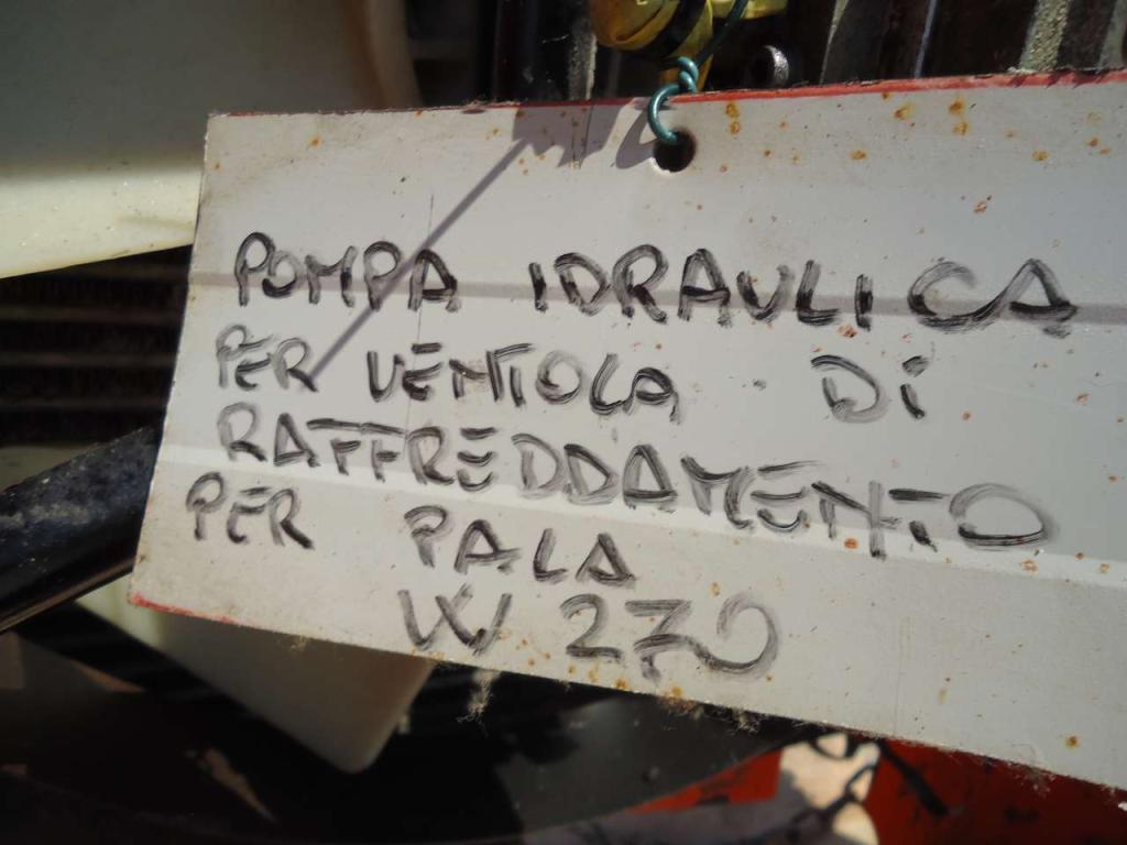 Pompa idraulica per ventola per Fiat Kobelco /Fiat Hitachi W270 Foto 4