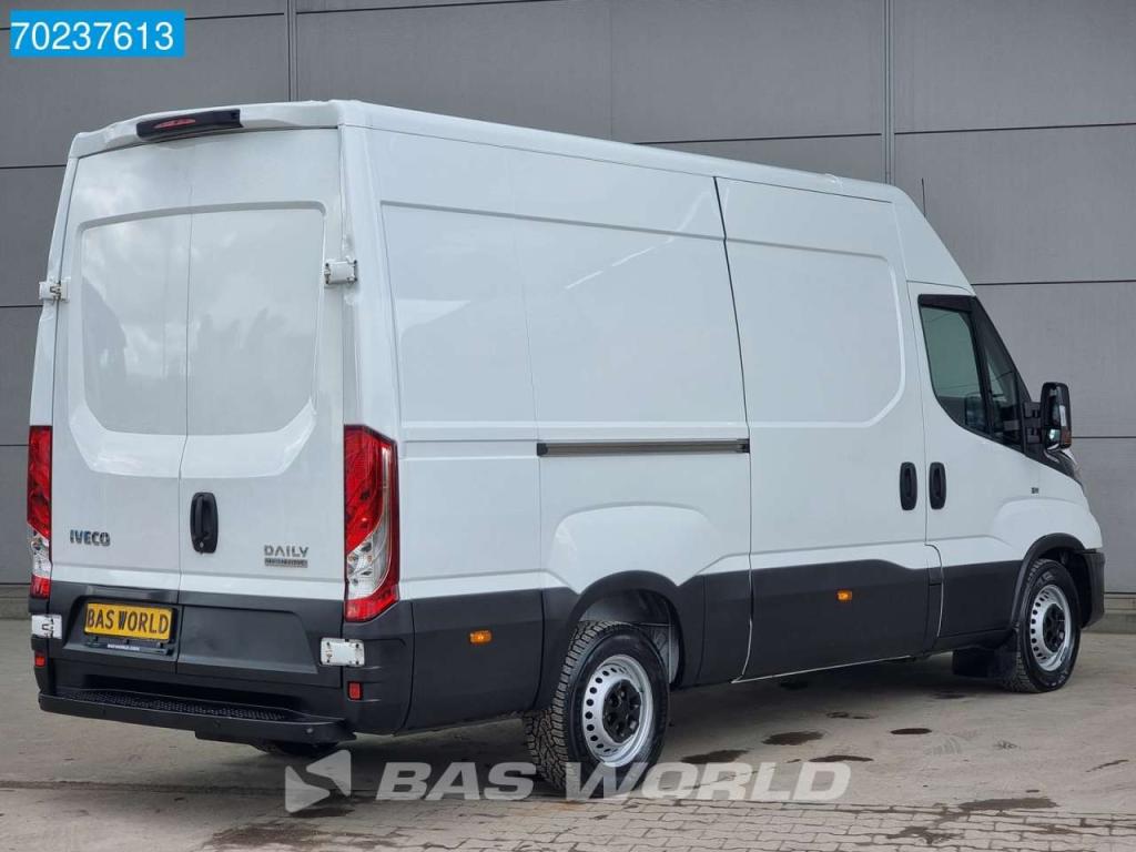 Iveco Daily 35S14 Automaat L2H2 Airco Cruise Standkachel PDC 12m3 Airco Cruise control Foto 5