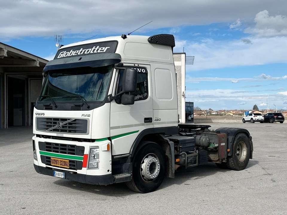 Volvo FM 9 4x2 Foto 1