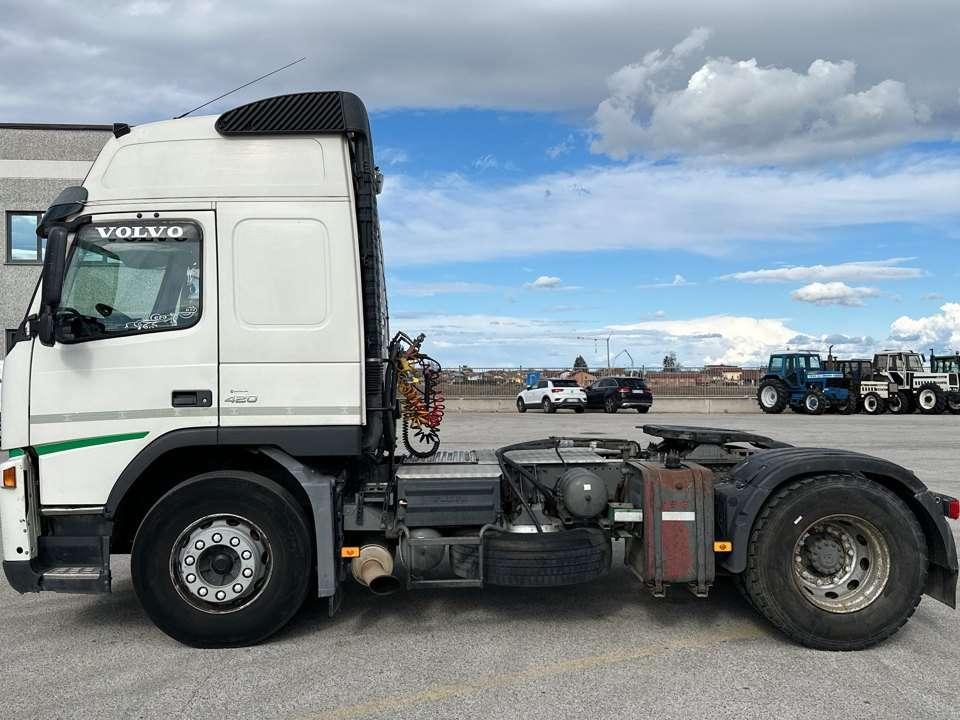 Volvo FM 9 4x2 Foto 2