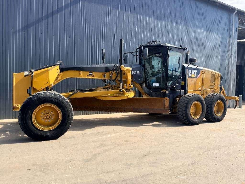 Caterpillar 140M2 Foto 1