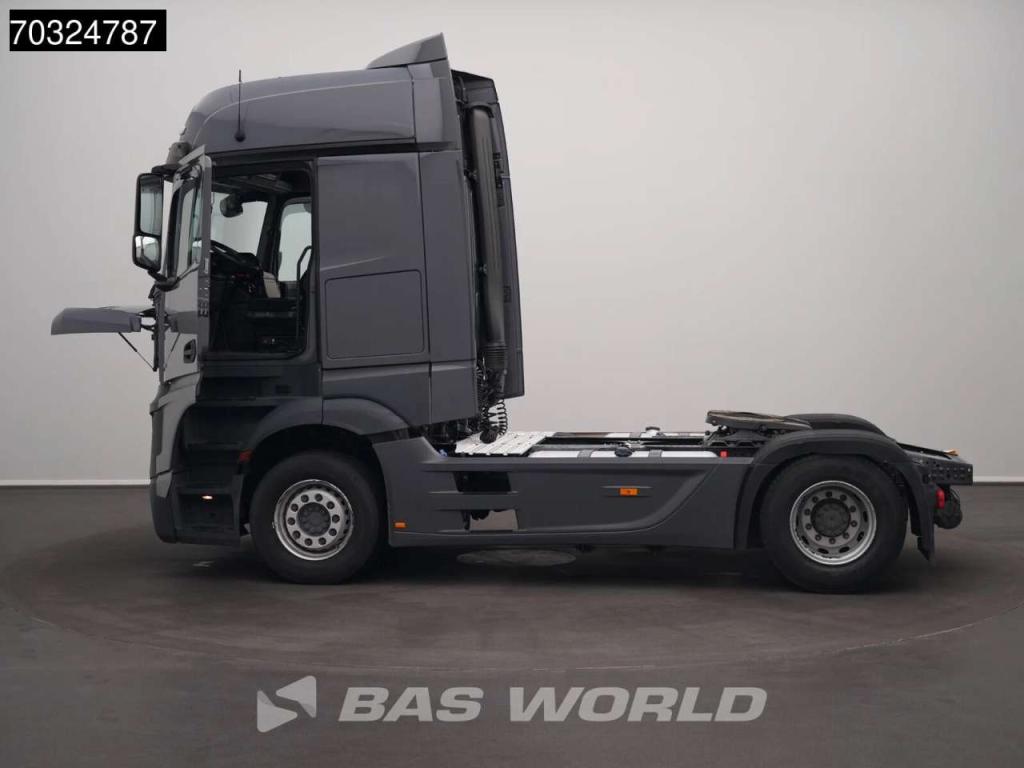 Mercedes-Benz Actros 1851 4X2 BigSpace Retarder 2xTanks ACC Foto 10