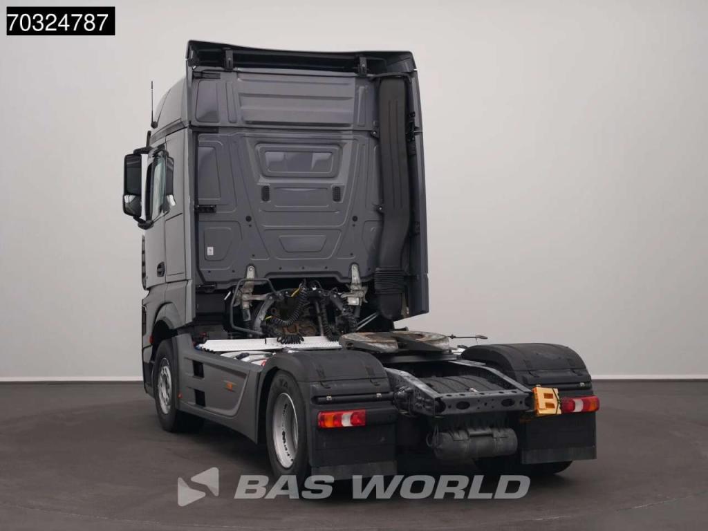 Mercedes-Benz Actros 1851 4X2 BigSpace Retarder 2xTanks ACC Foto 2