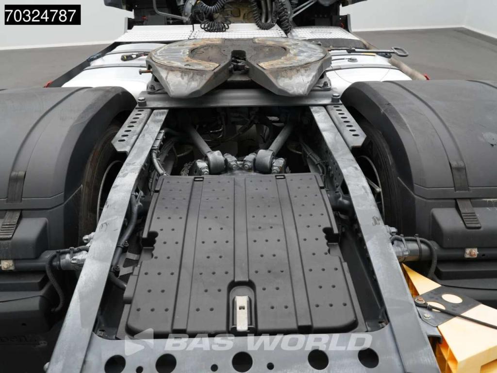 Mercedes-Benz Actros 1851 4X2 BigSpace Retarder 2xTanks ACC Foto 20