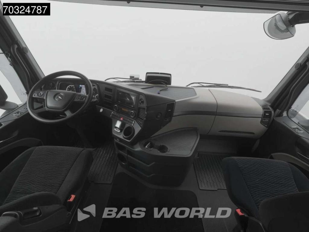 Mercedes-Benz Actros 1851 4X2 BigSpace Retarder 2xTanks ACC Foto 21