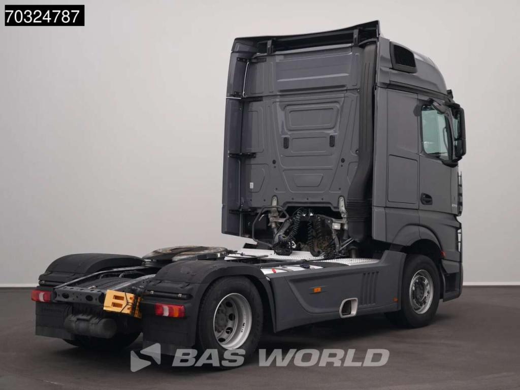 Mercedes-Benz Actros 1851 4X2 BigSpace Retarder 2xTanks ACC Foto 5