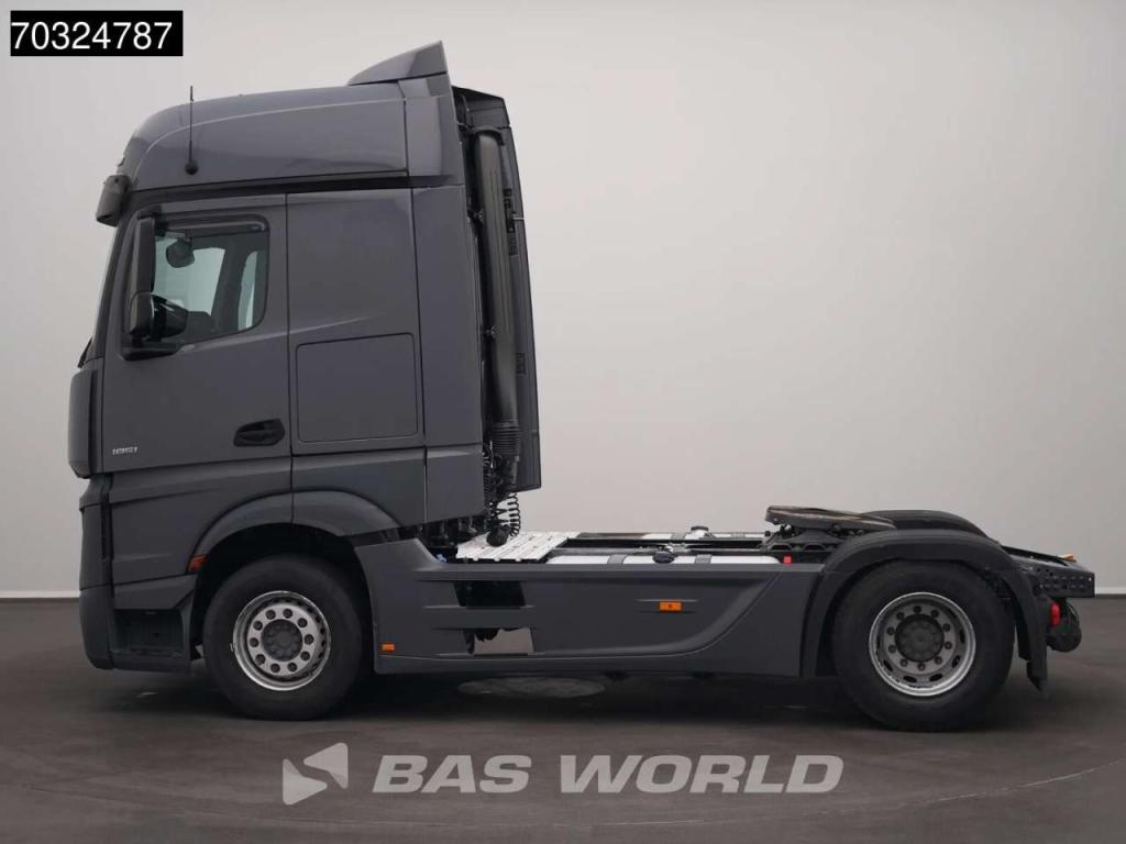 Mercedes-Benz Actros 1851 4X2 BigSpace Retarder 2xTanks ACC Foto 7