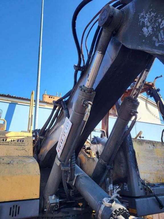 Volvo Boom cylinder 14615026 for Volvo EW160E, EW160D Foto 2