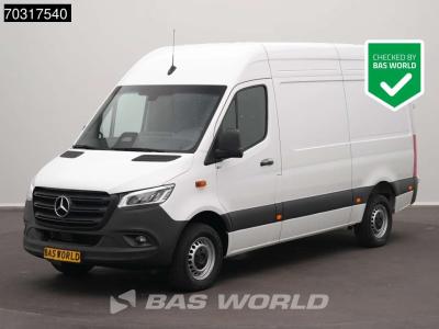 Mercedes-Benz Sprinter 317 CDI Automaat 2025-Model L2H2 LED Navi Airco Cruise Camera 10inch MBUX CarPlay Parkeers in vendita da BAS World B.V.