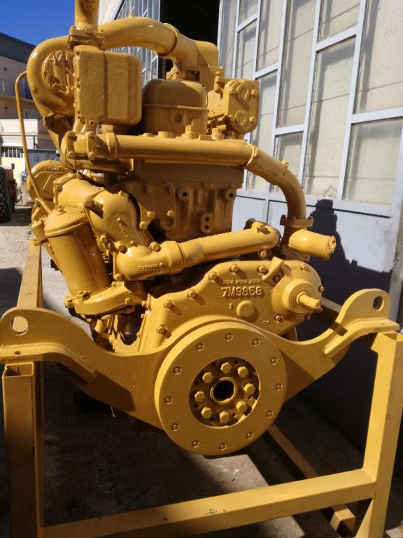 Caterpillar D353 Foto 1