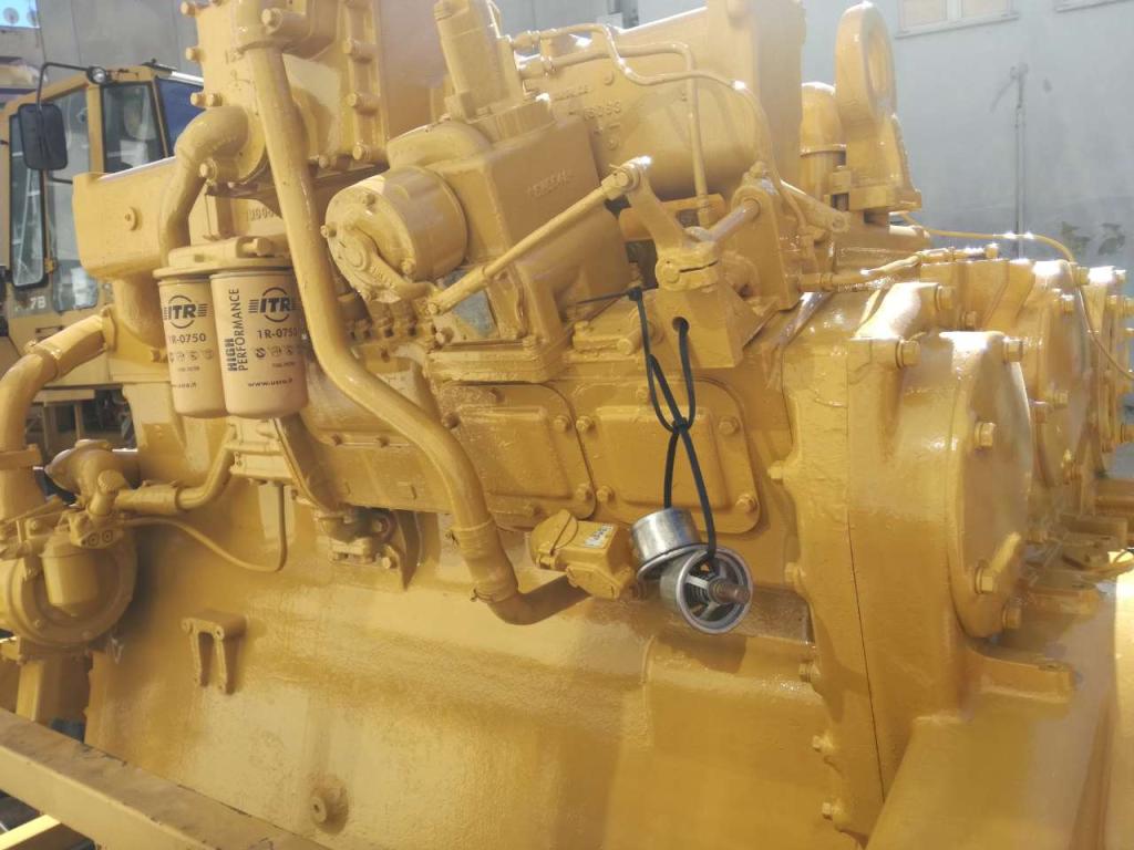 Caterpillar D353 Foto 2