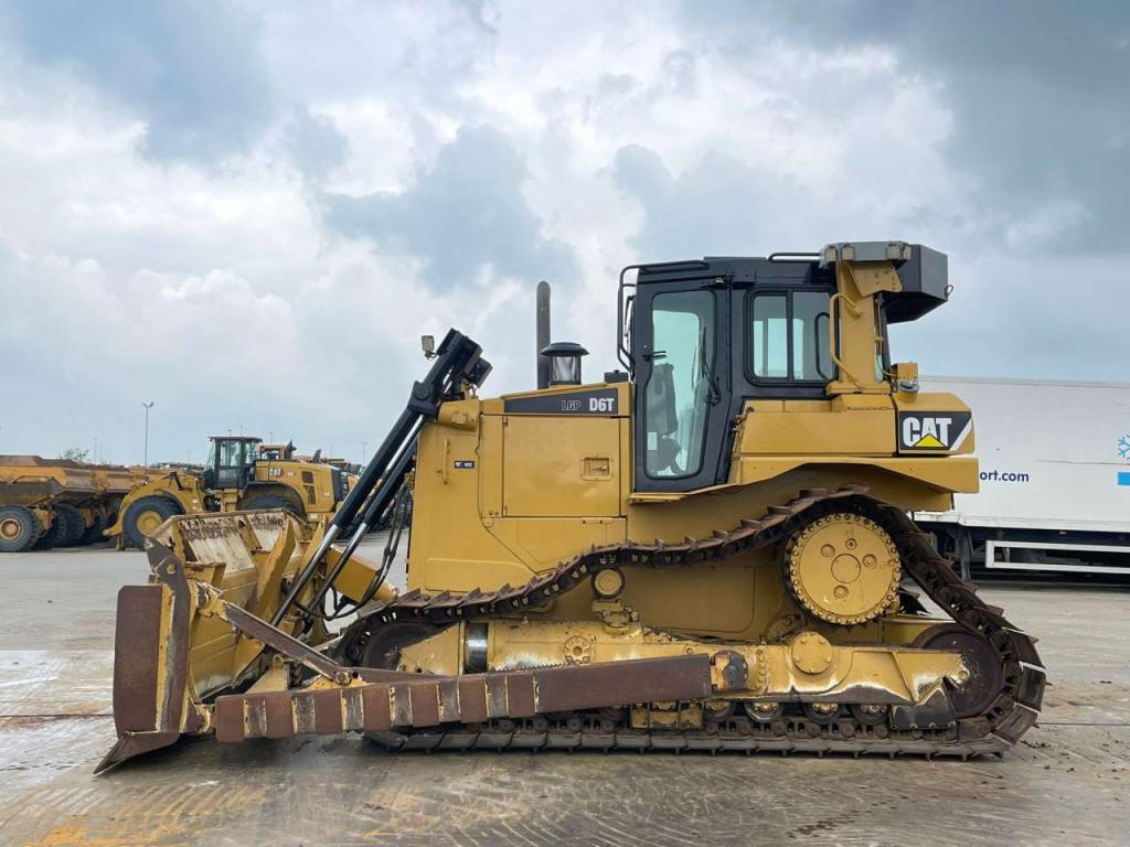 Caterpillar D6T LGP Foto 1