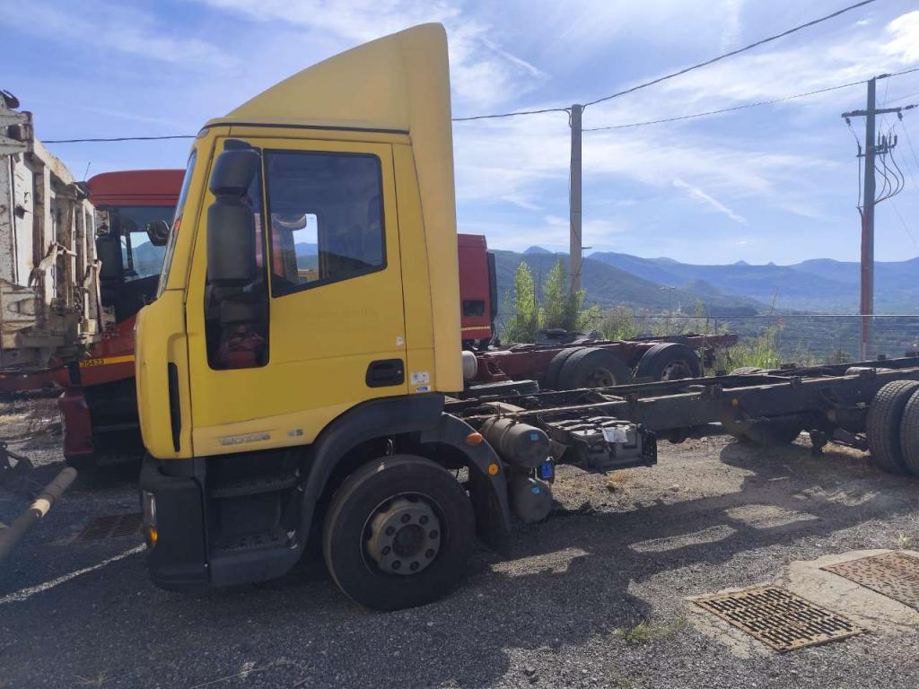 Iveco EUROCARGO CUBE 120E28P Foto 12