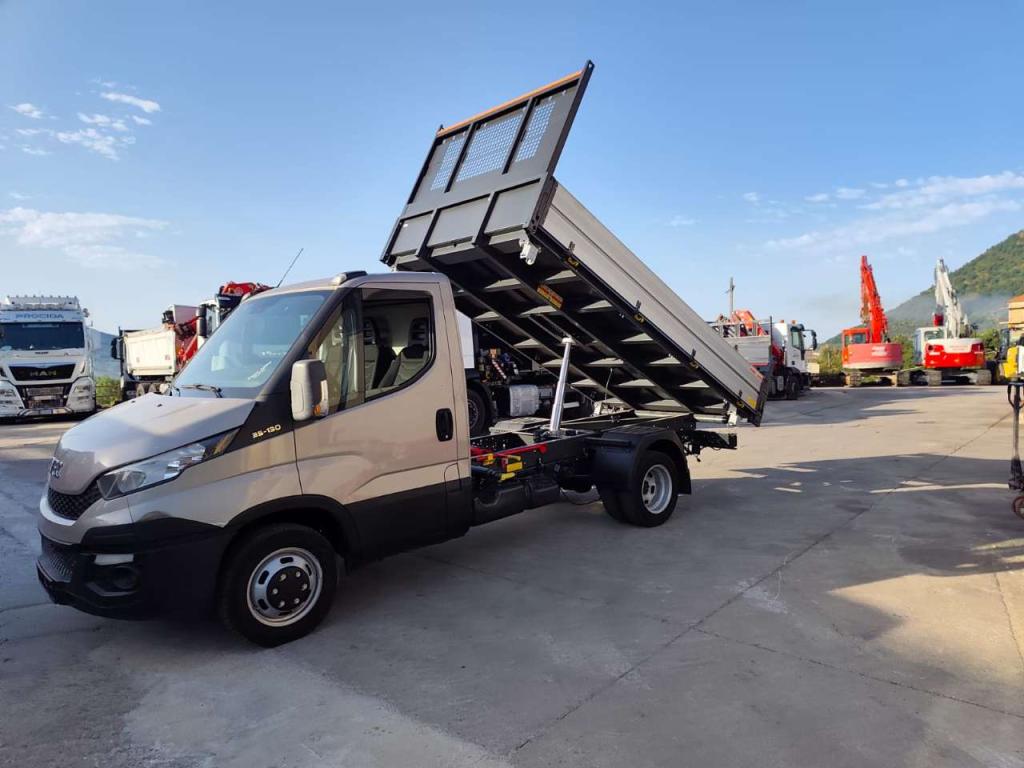 Iveco DAILY 35-130 Foto 18