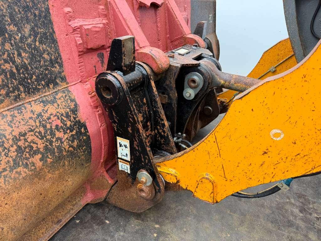 Liebherr L580 - Quick Coupler / 4 Good Tyres! Foto 18