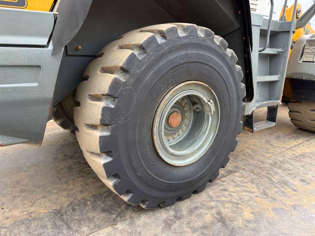 Liebherr L580 - Quick Coupler / 4 Good Tyres! Foto 27