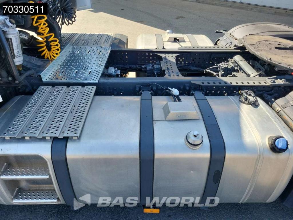 Mercedes-Benz Actros 1851 4X2 BigSpace 2x Tanks M.O.T. Foto 13
