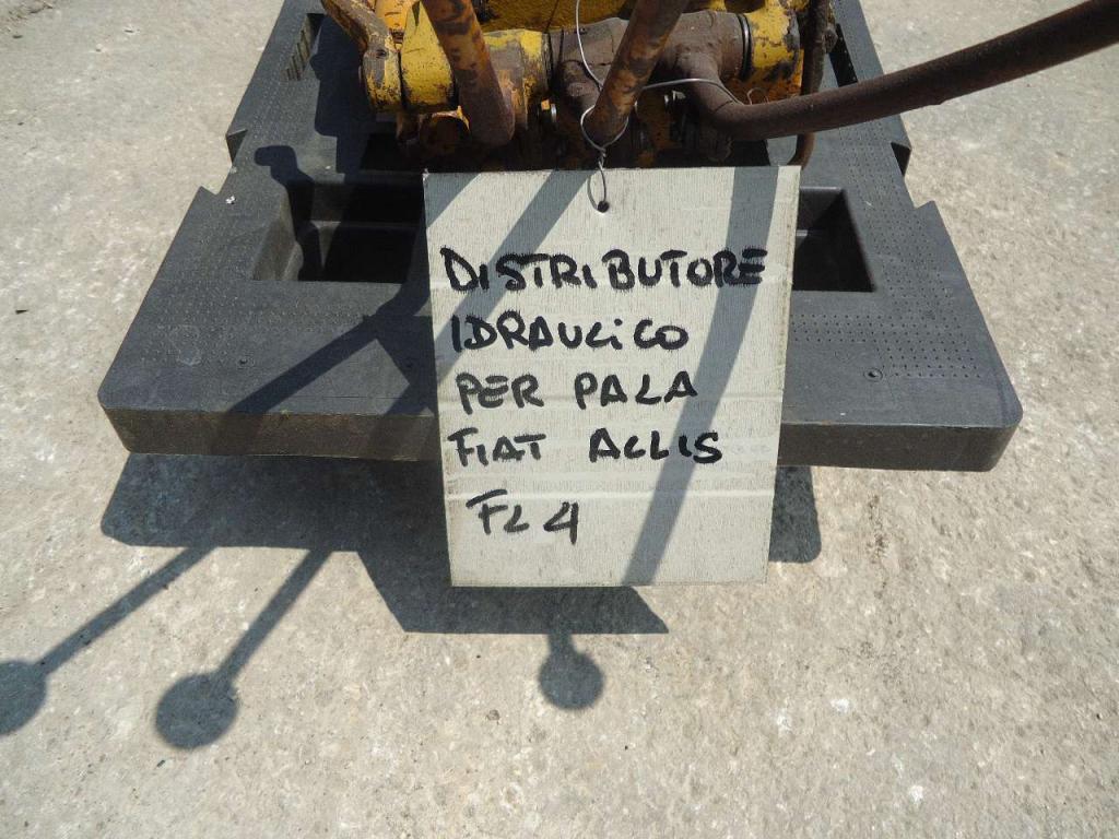Distributore idraulico per Fiat Allis FL4C-D-L- Foto 5