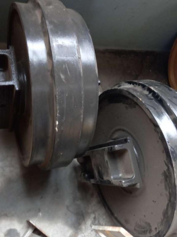 Ruota folle per Fiat Hitachi FH450.3  EX455 Foto 1