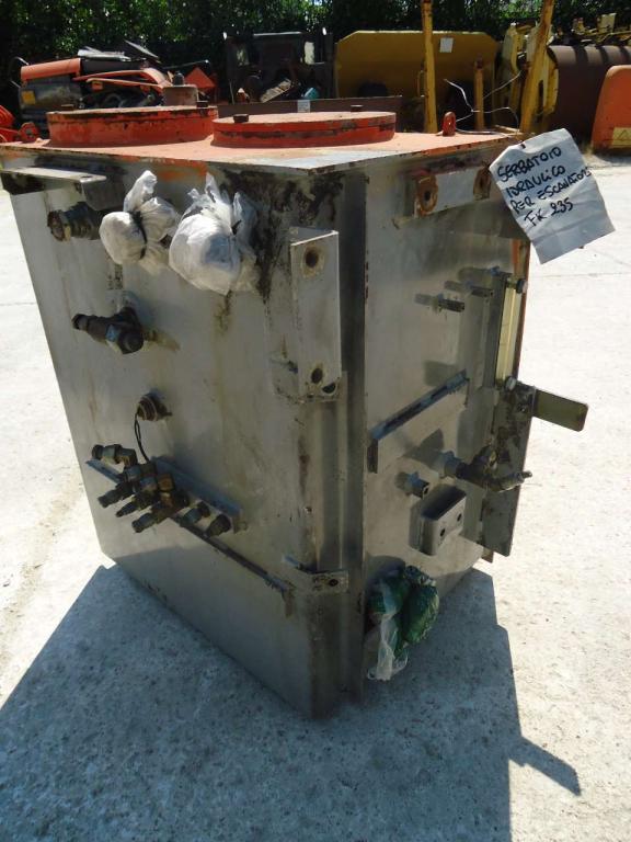 Serbatoio olio idraulico per Fiat Kobelco 235 Foto 2