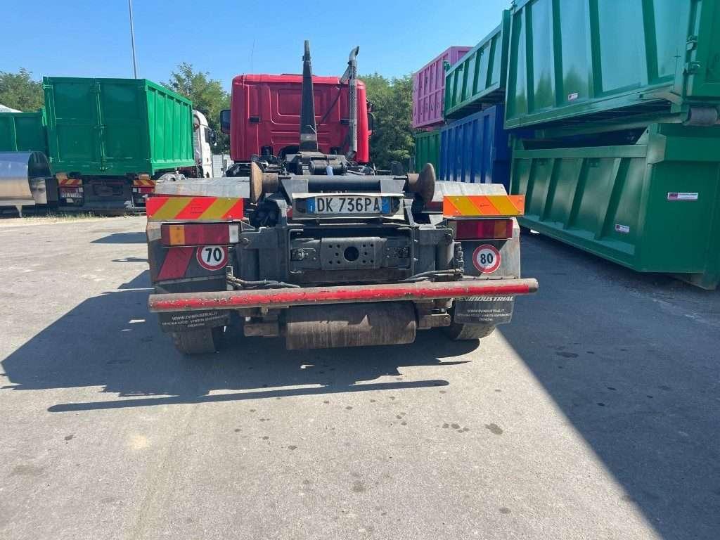 Scania CV P114 GB SCARRABILE USATO 8X2 Foto 4