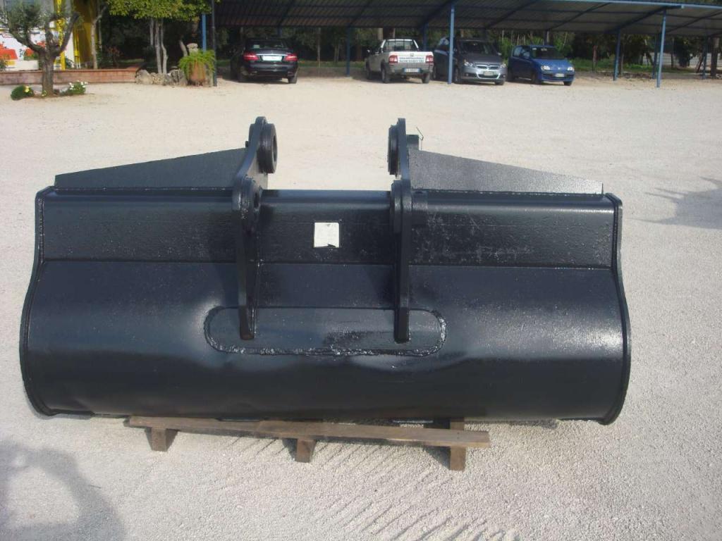 Benna pulizia fossi Foto 4