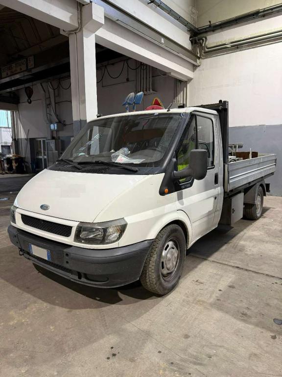 Ford 100 T330 Foto 2